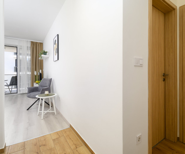 New Studio with FREE parking