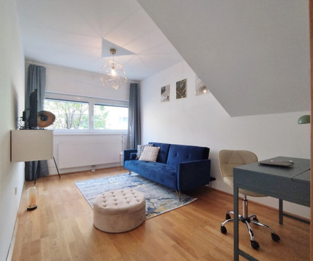 Stylish 3-Rooms Balkony Maisonette