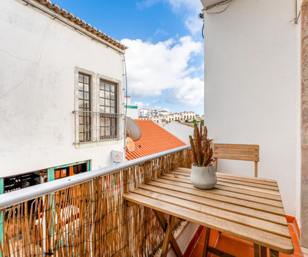 Comfy Flat W/ Rooftop Beach View by LovelyStay