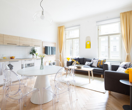 Stylish large apartment 2 minutes from metro