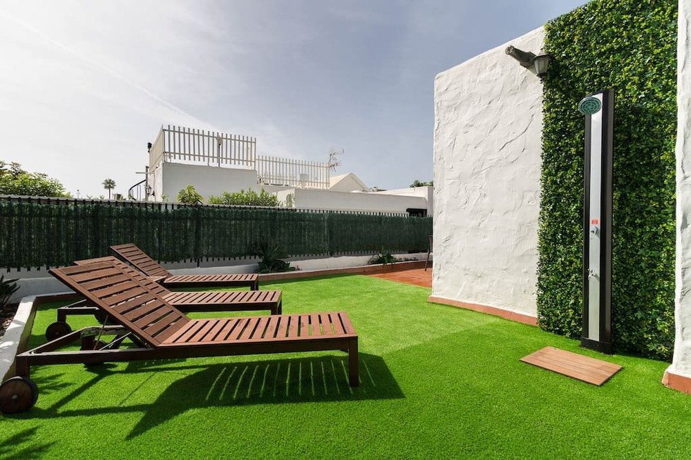 Sunset Renovated Bungalow 3 bedrooms · Terrace preview