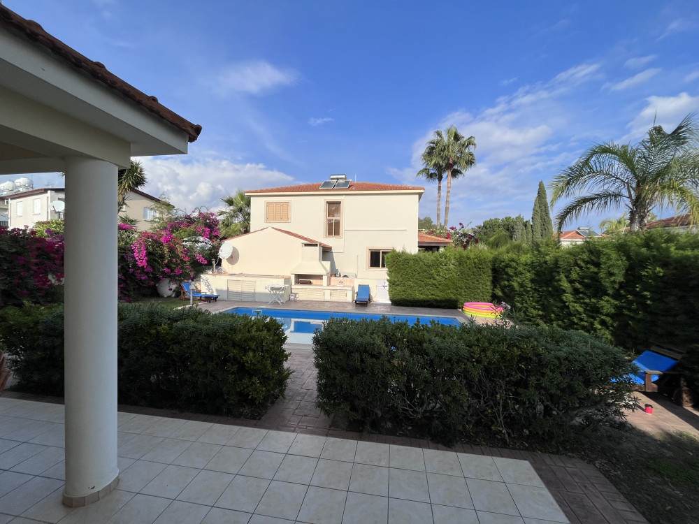 Seaside villa with large pool preview
