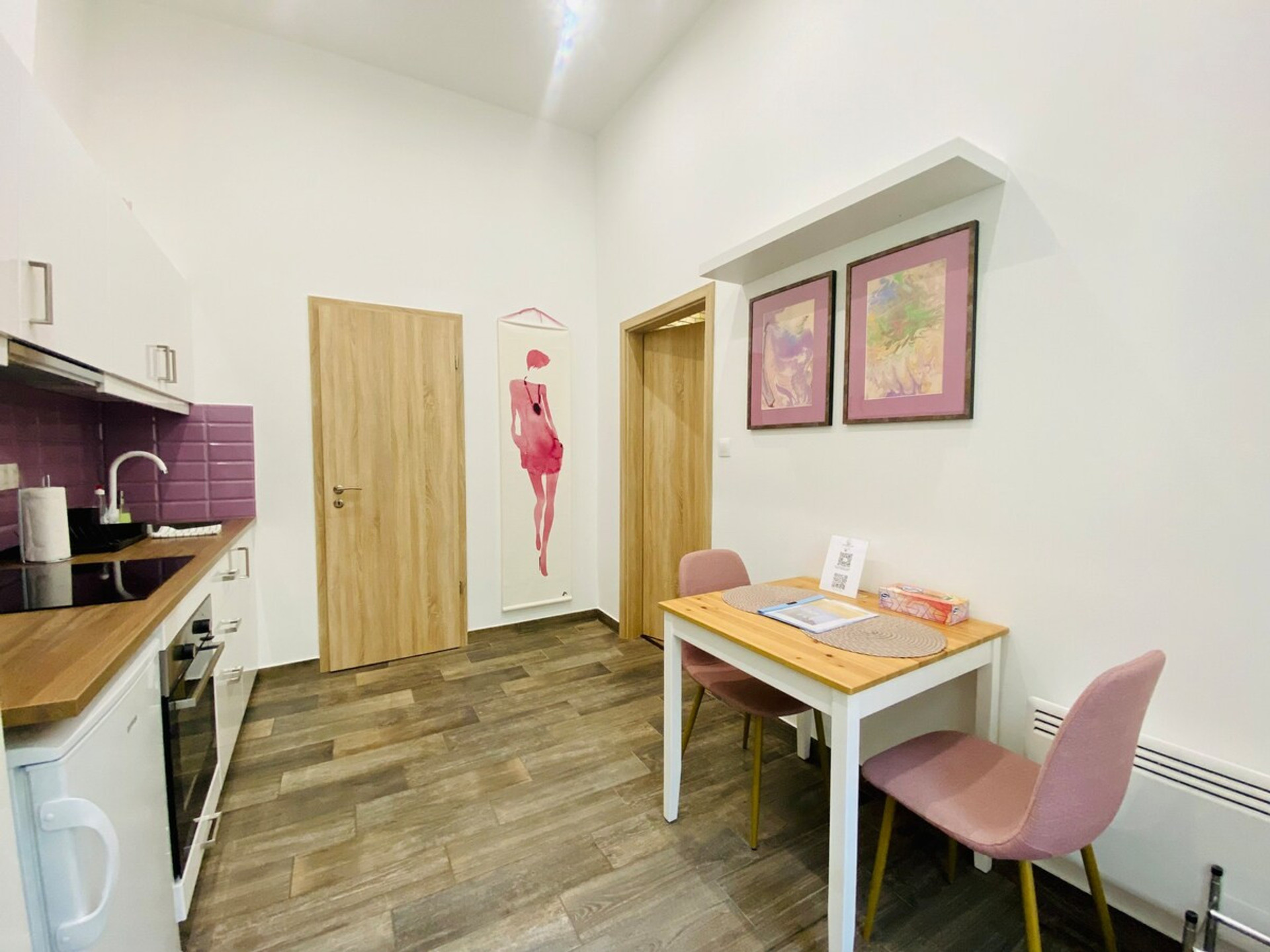 Dining area image 1