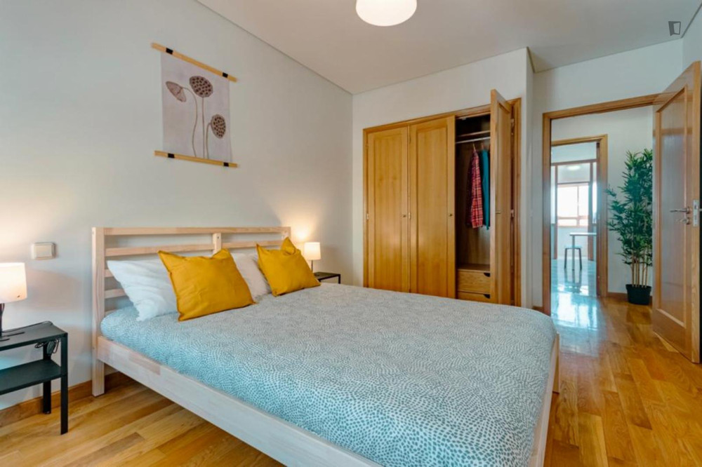 Amazing double bedroom -room 5 preview