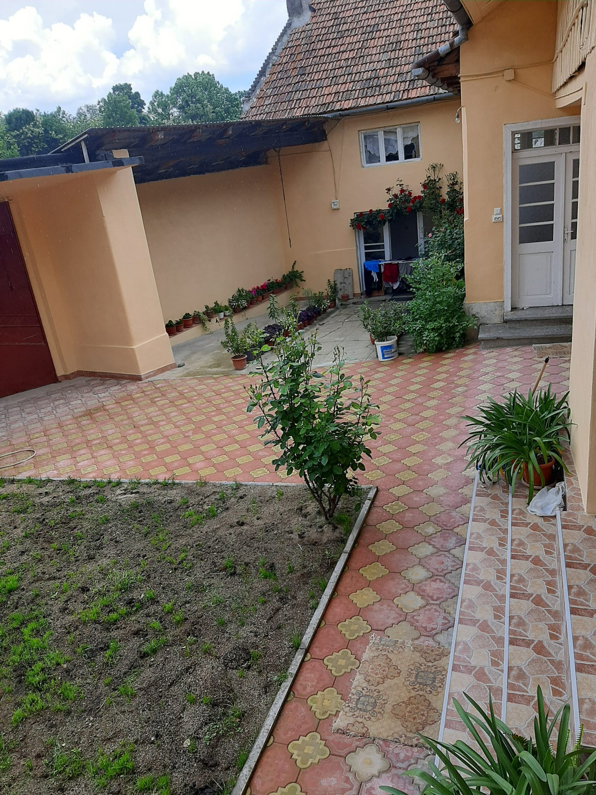 The inner courtyard of the house