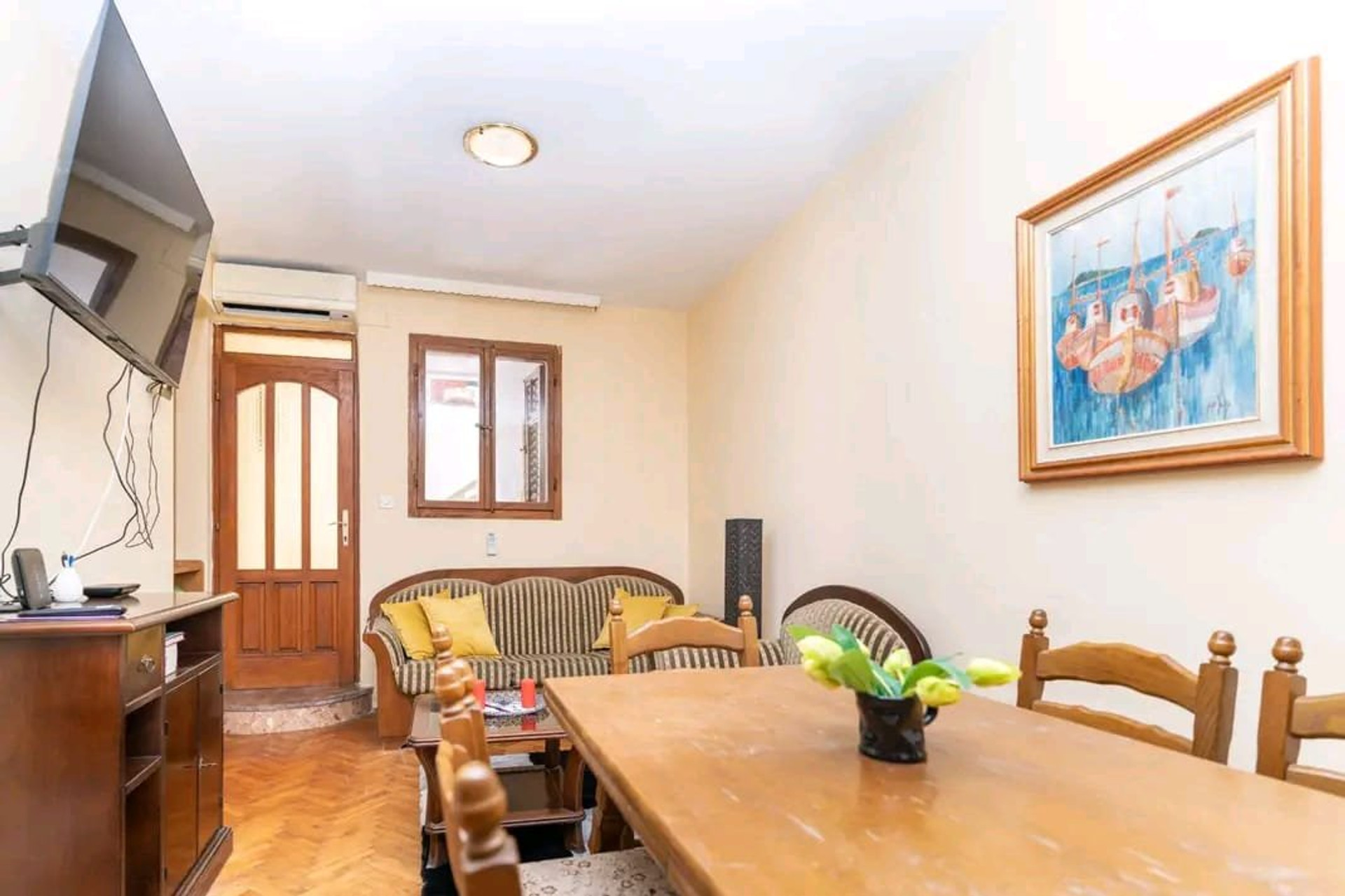 Living room with dining table