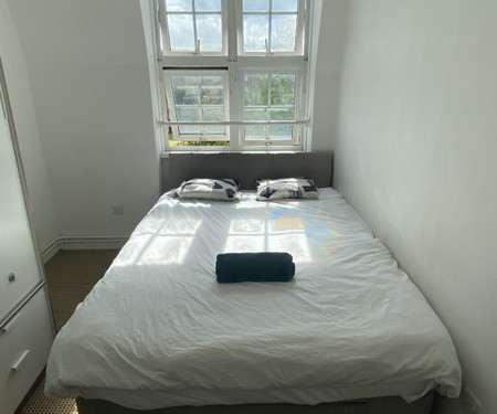 Sunny double bedroom in London Bridge/Borough