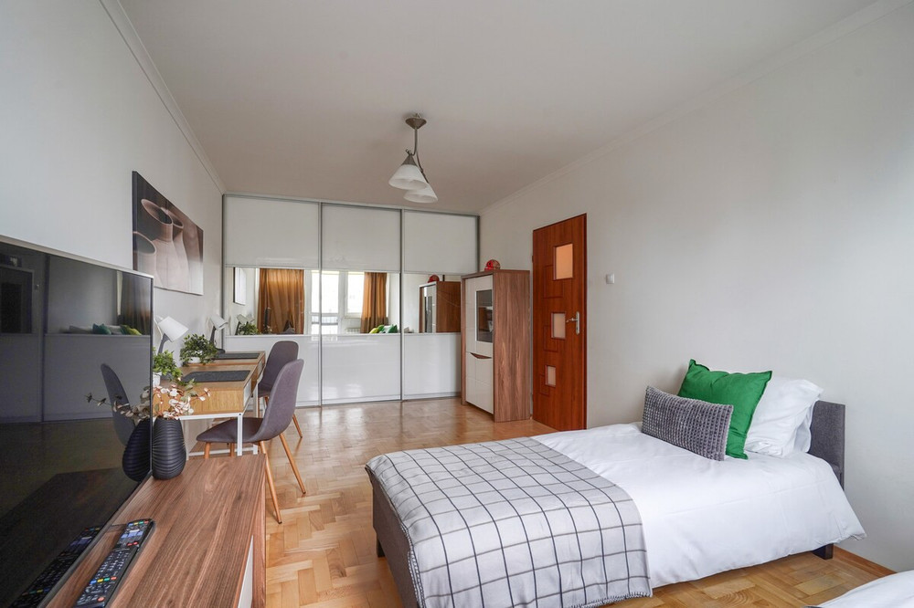 Bright double room preview