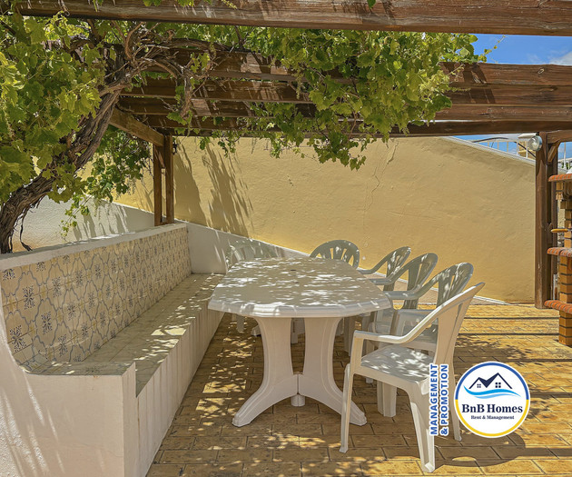 Villa Verde - 4 bedrooms, Marina view, pool & BBQ