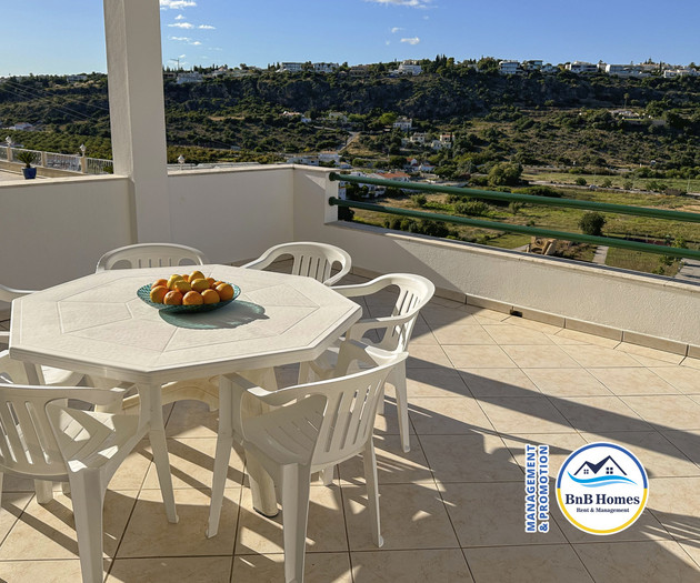 Villa Verde - 4 bedrooms, Marina view, pool & BBQ