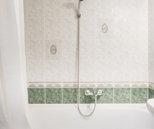 Charming 1-BR with Balcony View & Free Parking