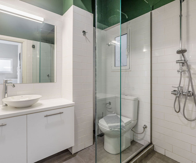 Full bathroom