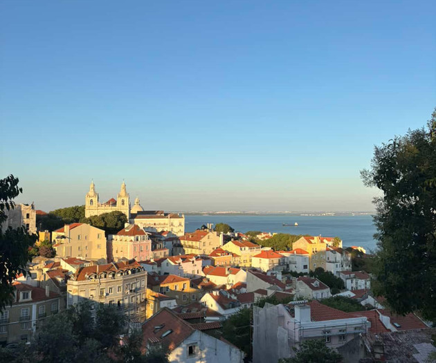 Charming studio inside Lisbon’s castle walls