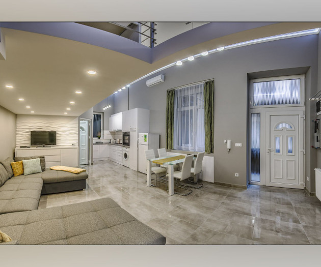 Quiet and beautiful apartment at Oktogon Square