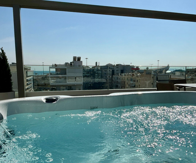 The Riviera Loft & Private Jacuzzi by Unoblu®
