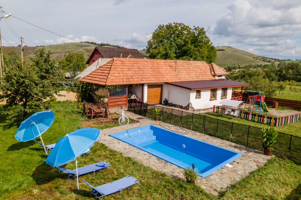 Transylvanian Cottage with Private Swimming Pool preview