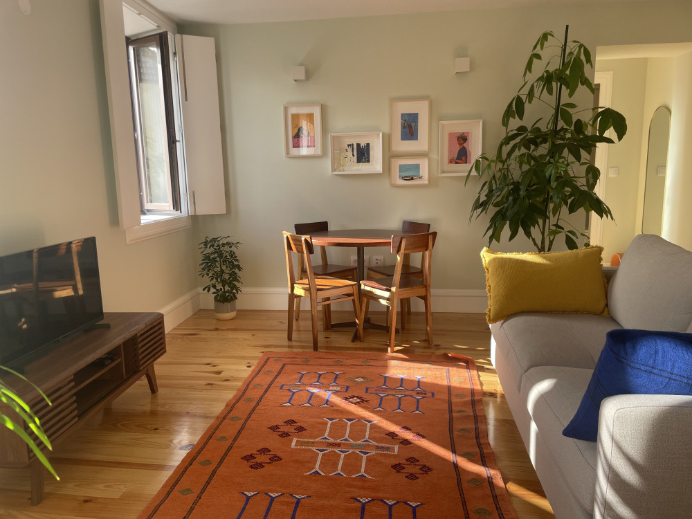 Charming 1 br apartment by the river preview