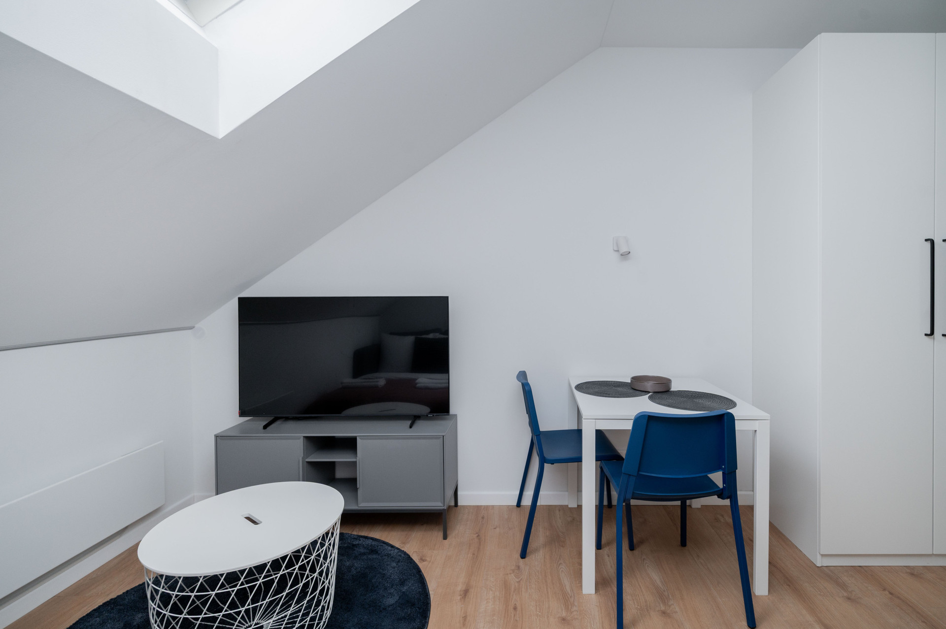Living area with TV and table