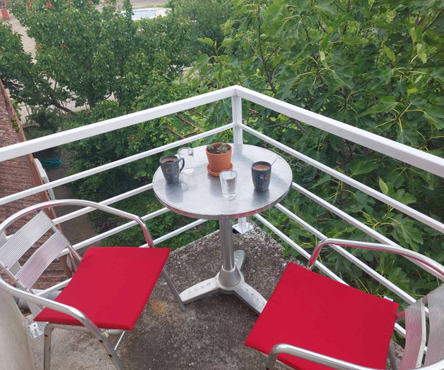 Fully Furnished 2-Bedroom Apartment