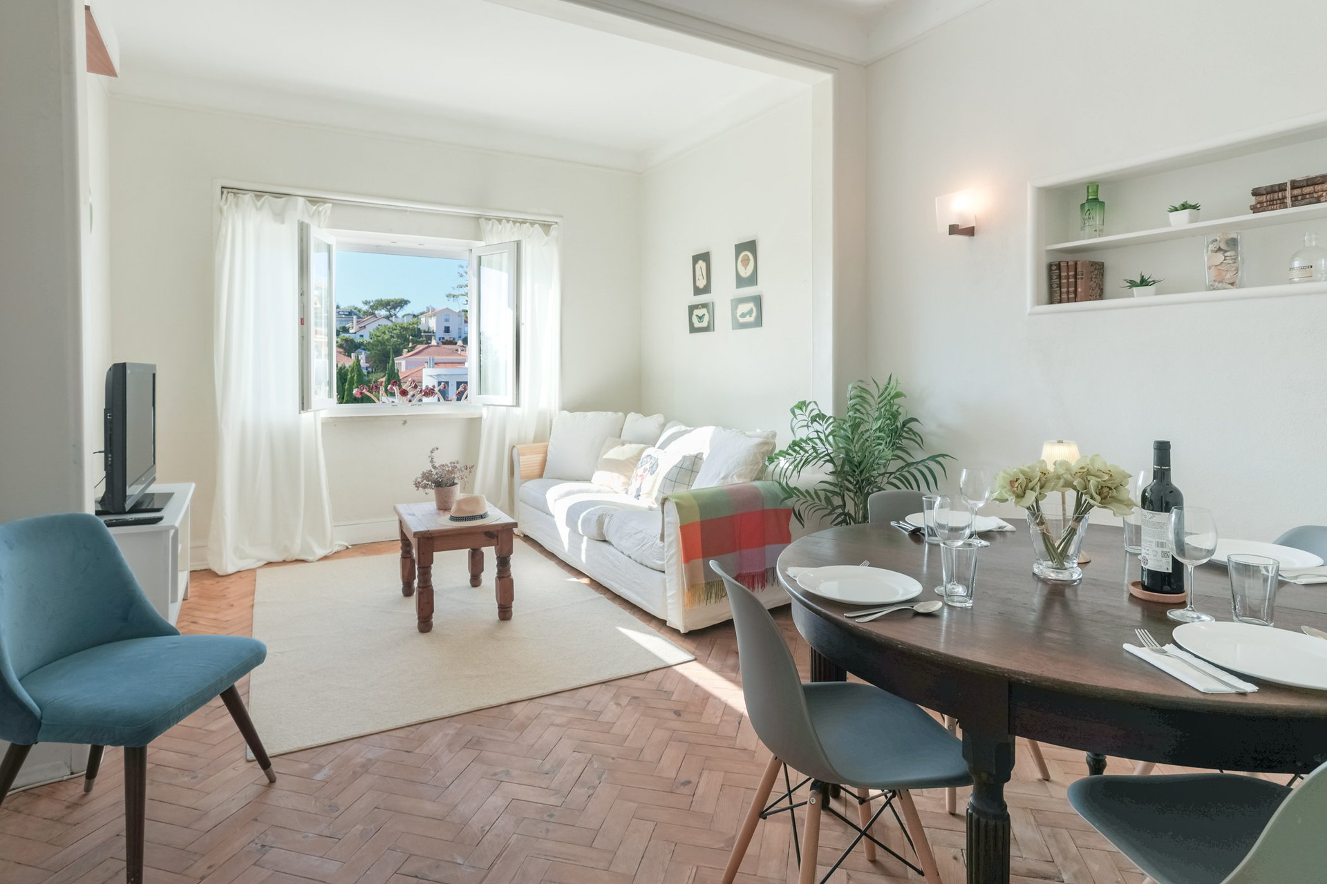 Bright living and dining area