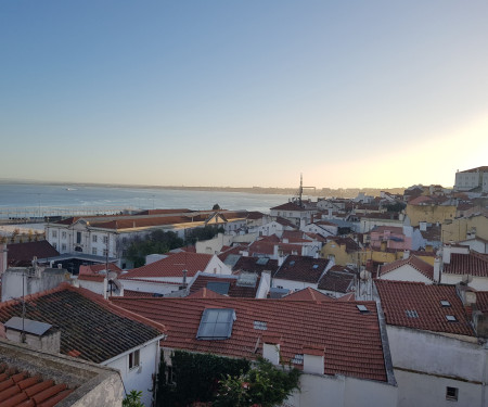 River-view apartment in the heart of Alfama