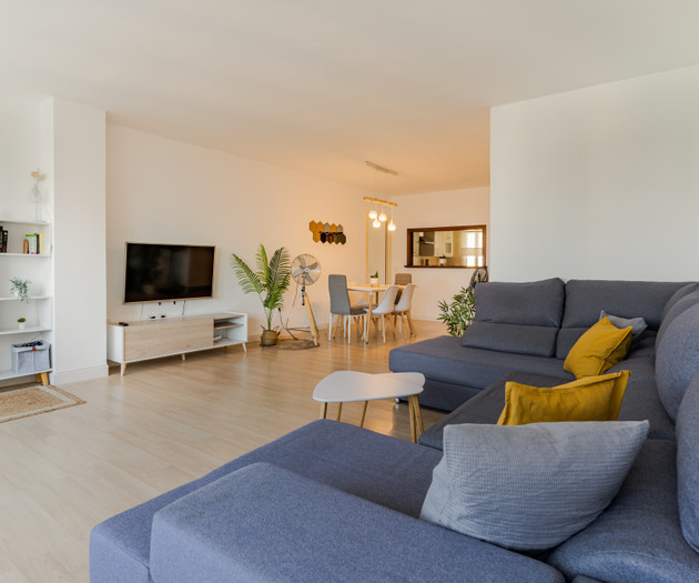Sunny apartment with nice sea view