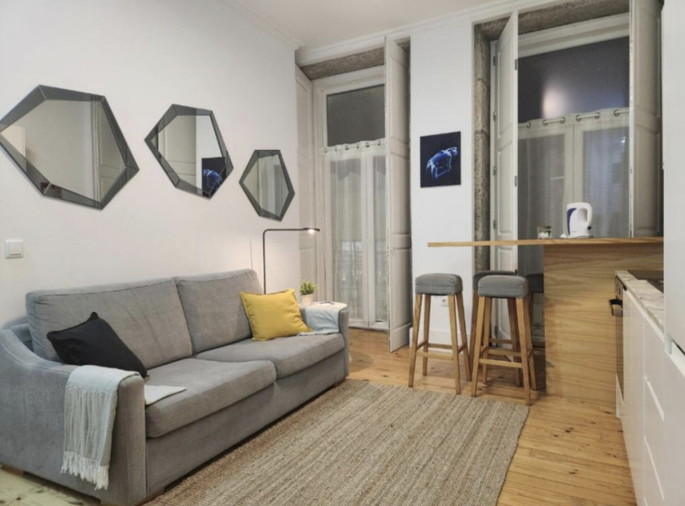 Apartment for 5 or 6 people near the metro preview