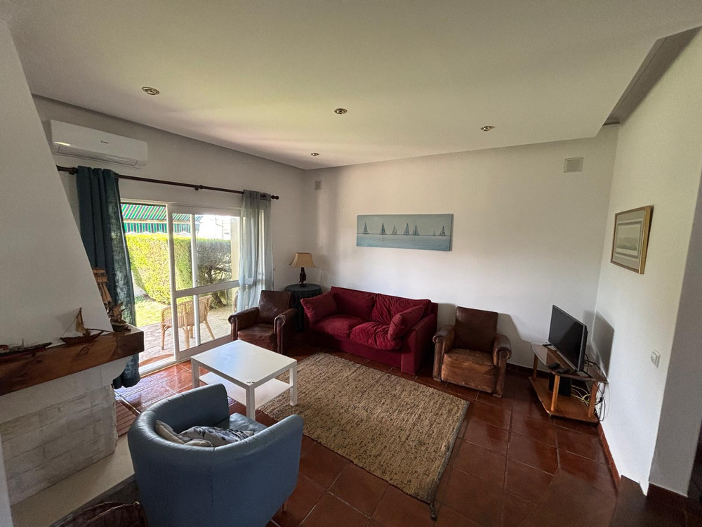 Casa dos Pinheiros preview