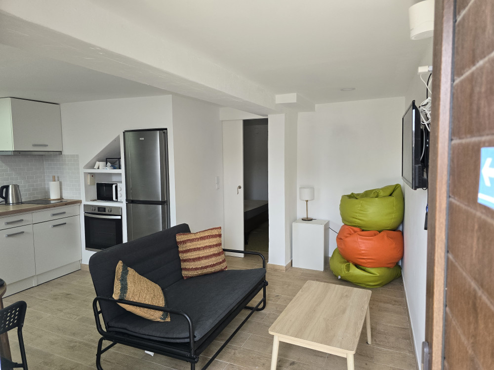 Bright Studio Private Entrance Near Metro/Airport preview