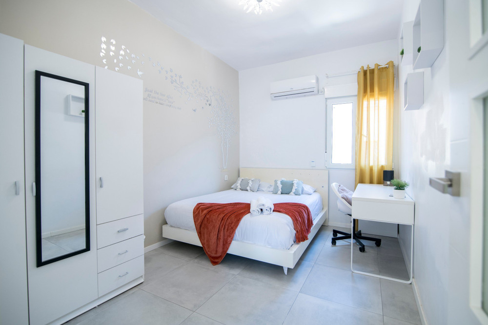 SleekLofts Double Room near Malvarrosa Beach preview
