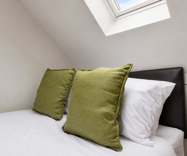 Spacious 3BR Flat Sleeps 7 in Greenford