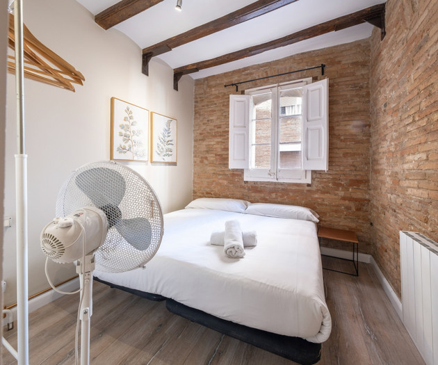 Cosy 2 bedroom flat just in front of the beach
