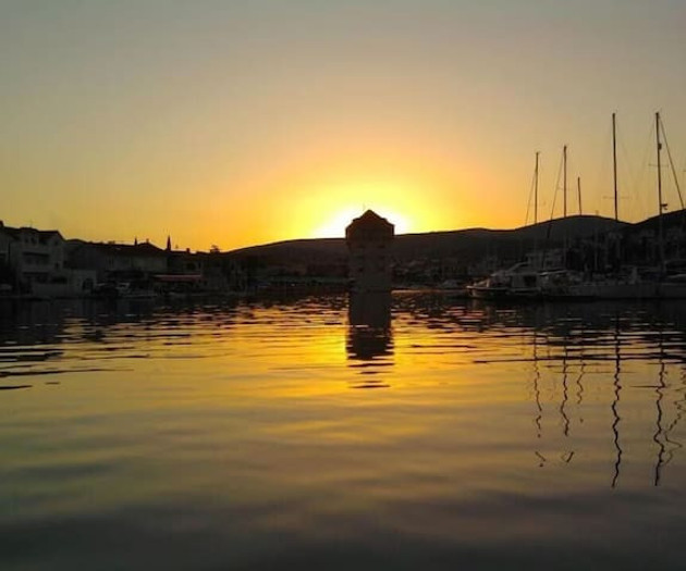Seaview Waterfront Holiday Home Maria