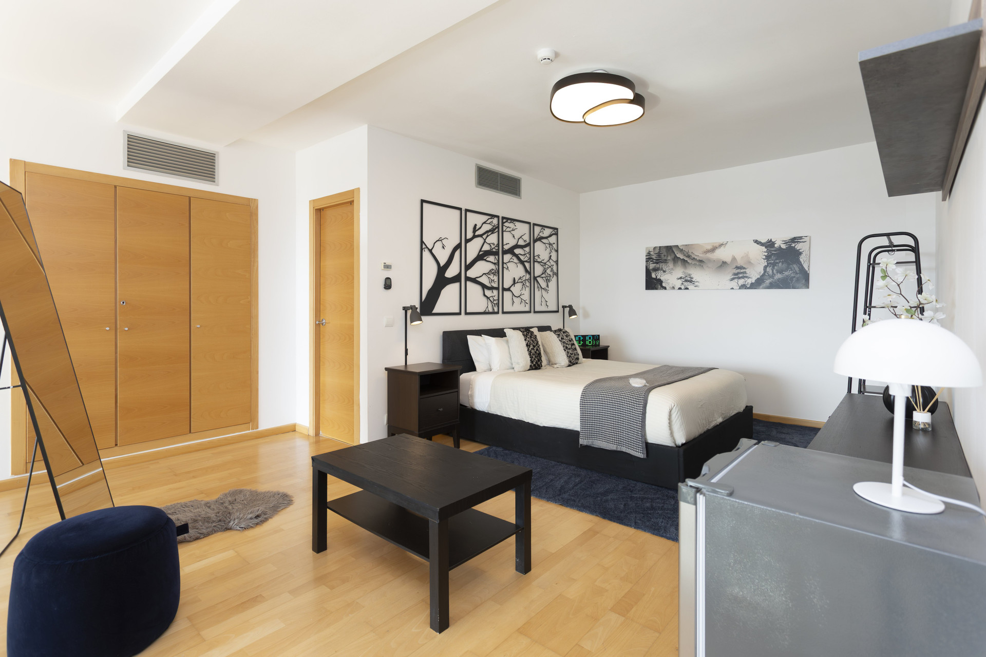 Spacious bedroom with double bed