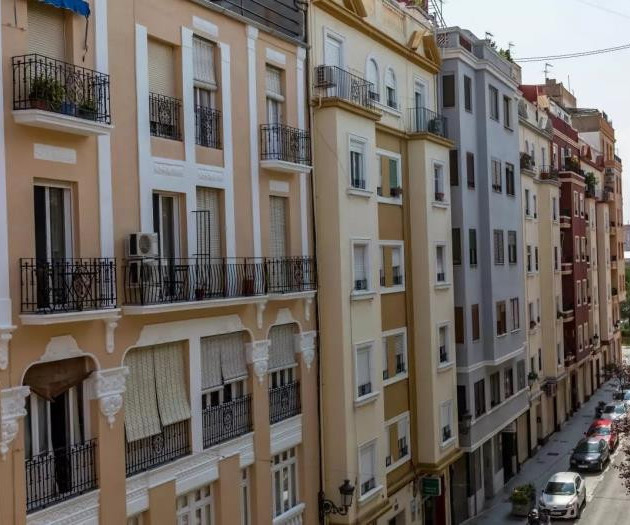STUNNING 2-BEDROOM APARTMENT IN RUSSAFA · SEASONAL