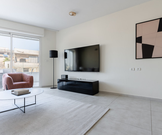 Blueground | Nachalat Binyamin, balcony,nr park-47