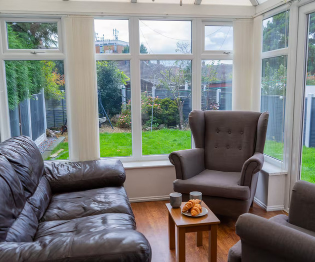 Cozy 4 Bedroom Home | Pet Friendly | Free Parking