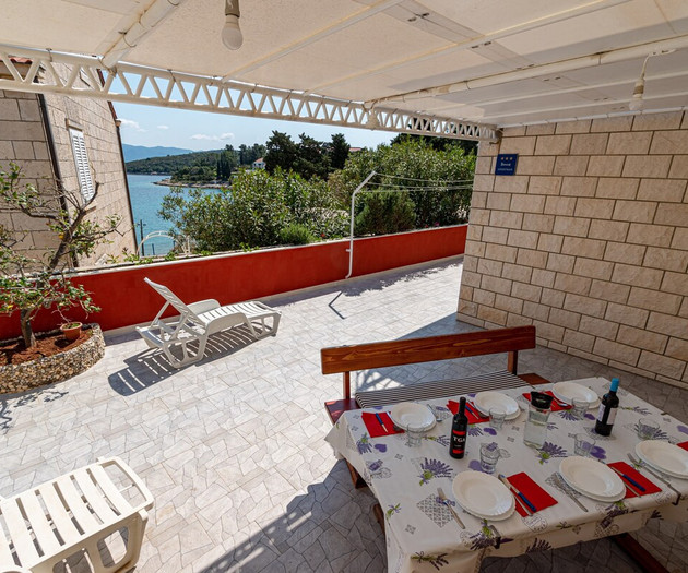 A1 apartment next to the beach, with the sea view
