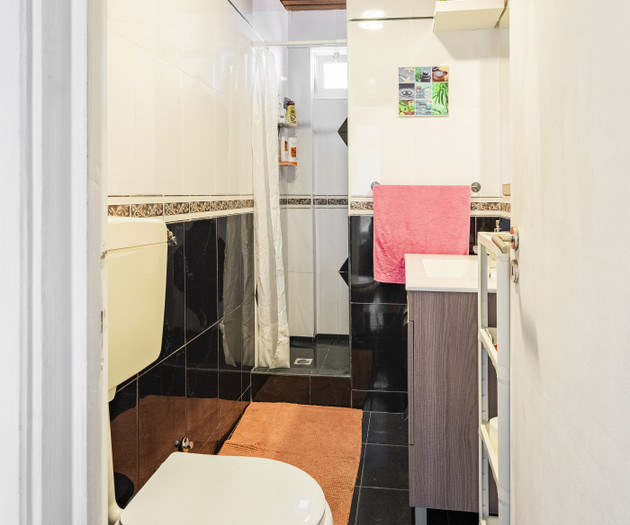 Room in Lisbon close to Airport and Expo