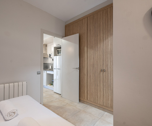 Monthly studio next to Sants