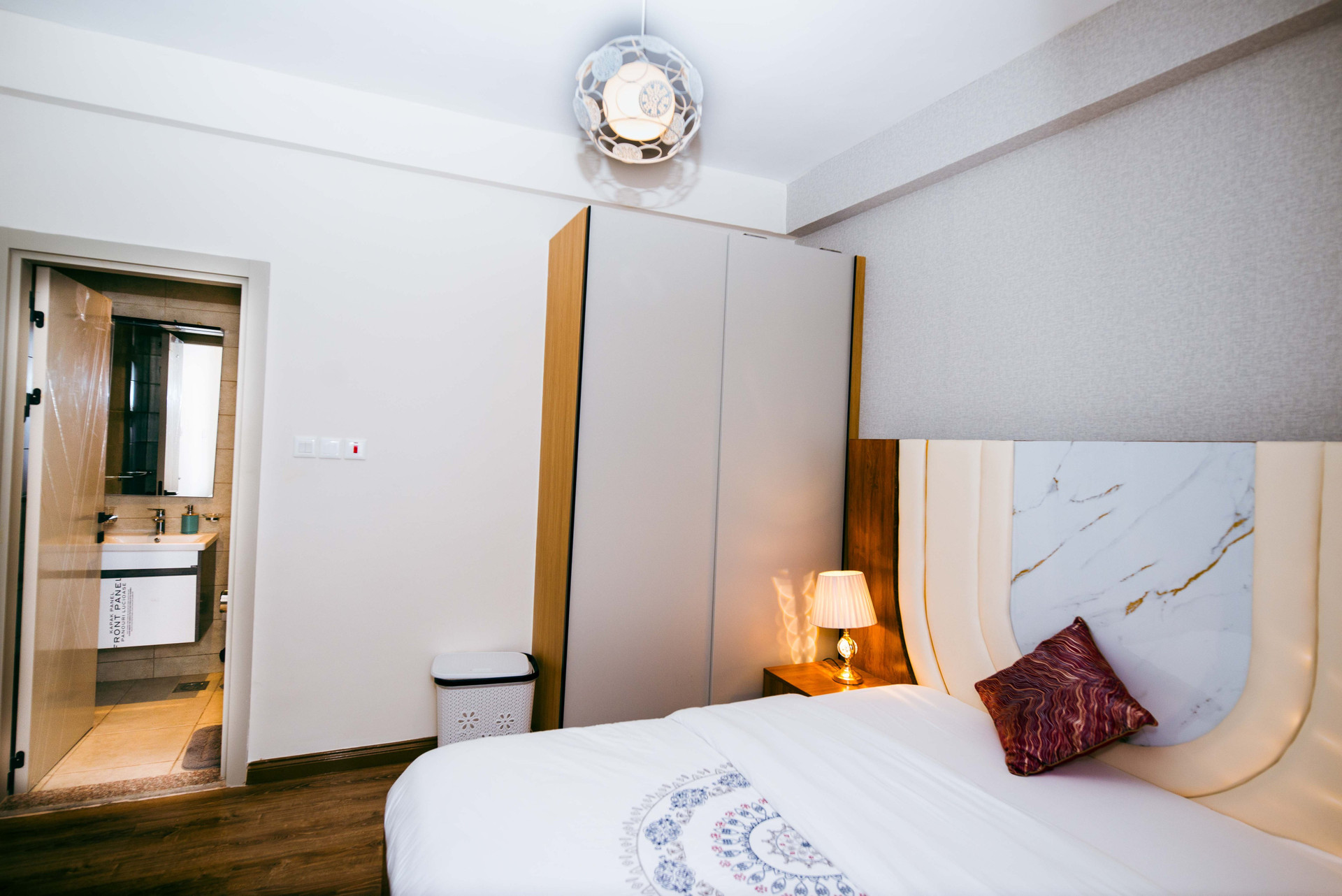 Master bedroom -ensuite