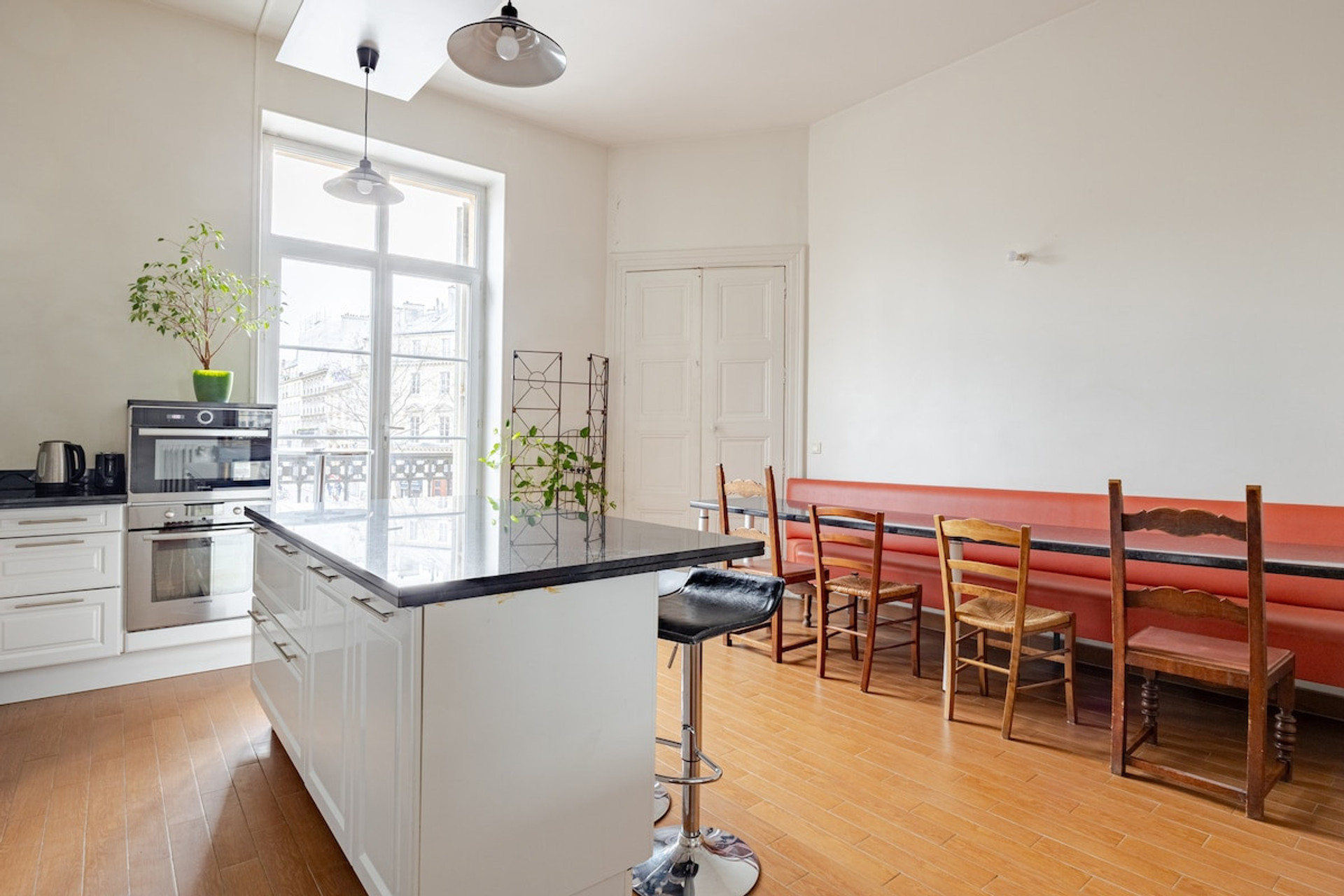 Full kitchen image 2
