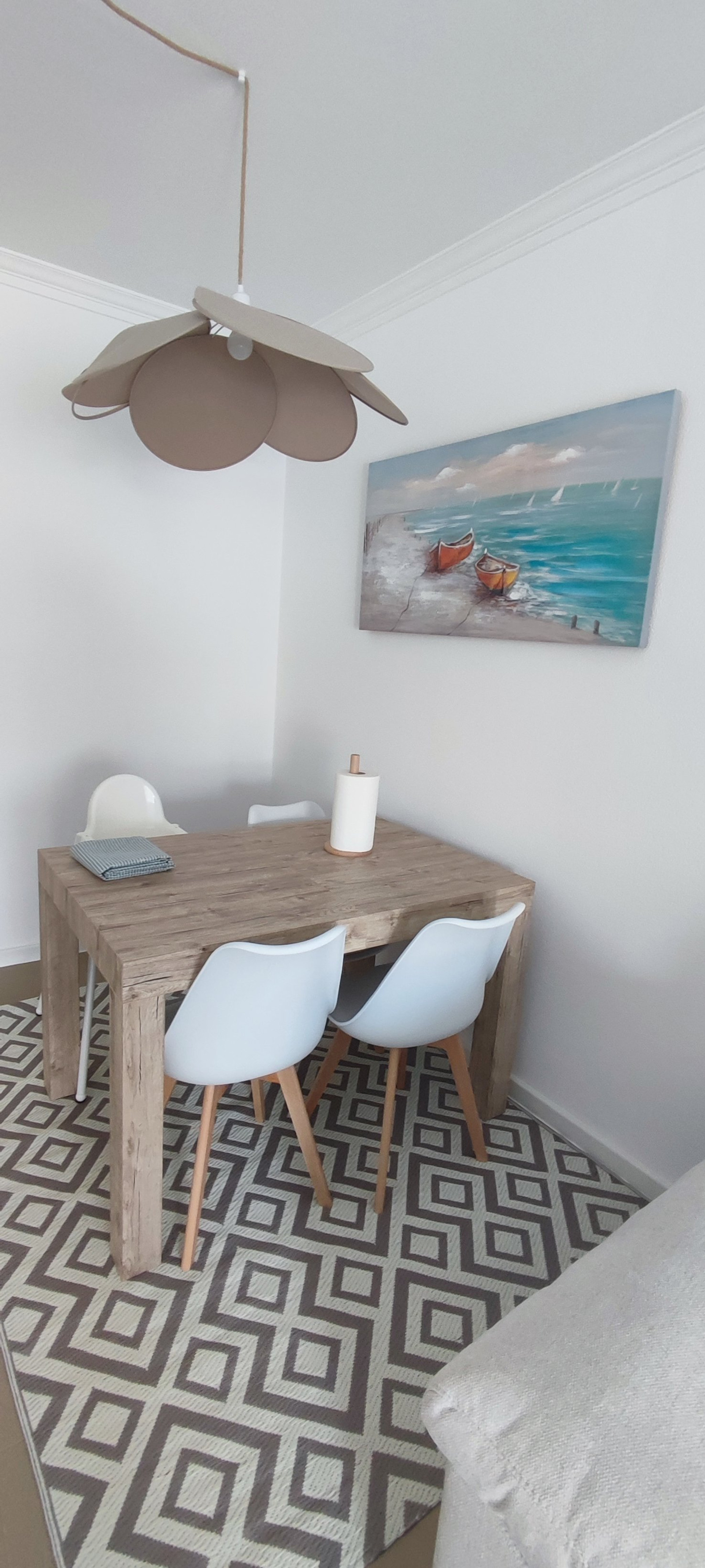 Sala de jantar com mesa extensível 