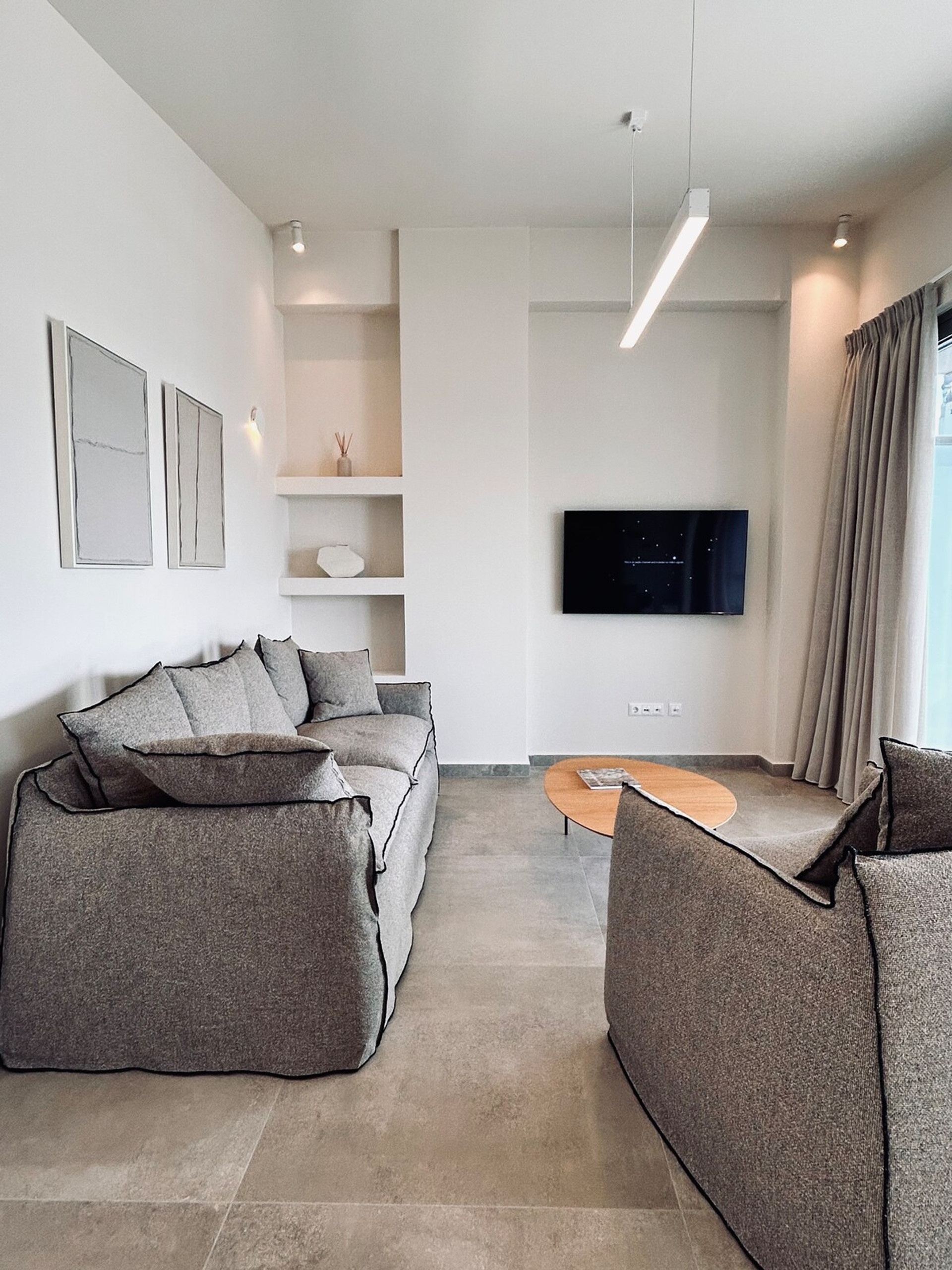 Living room image 2