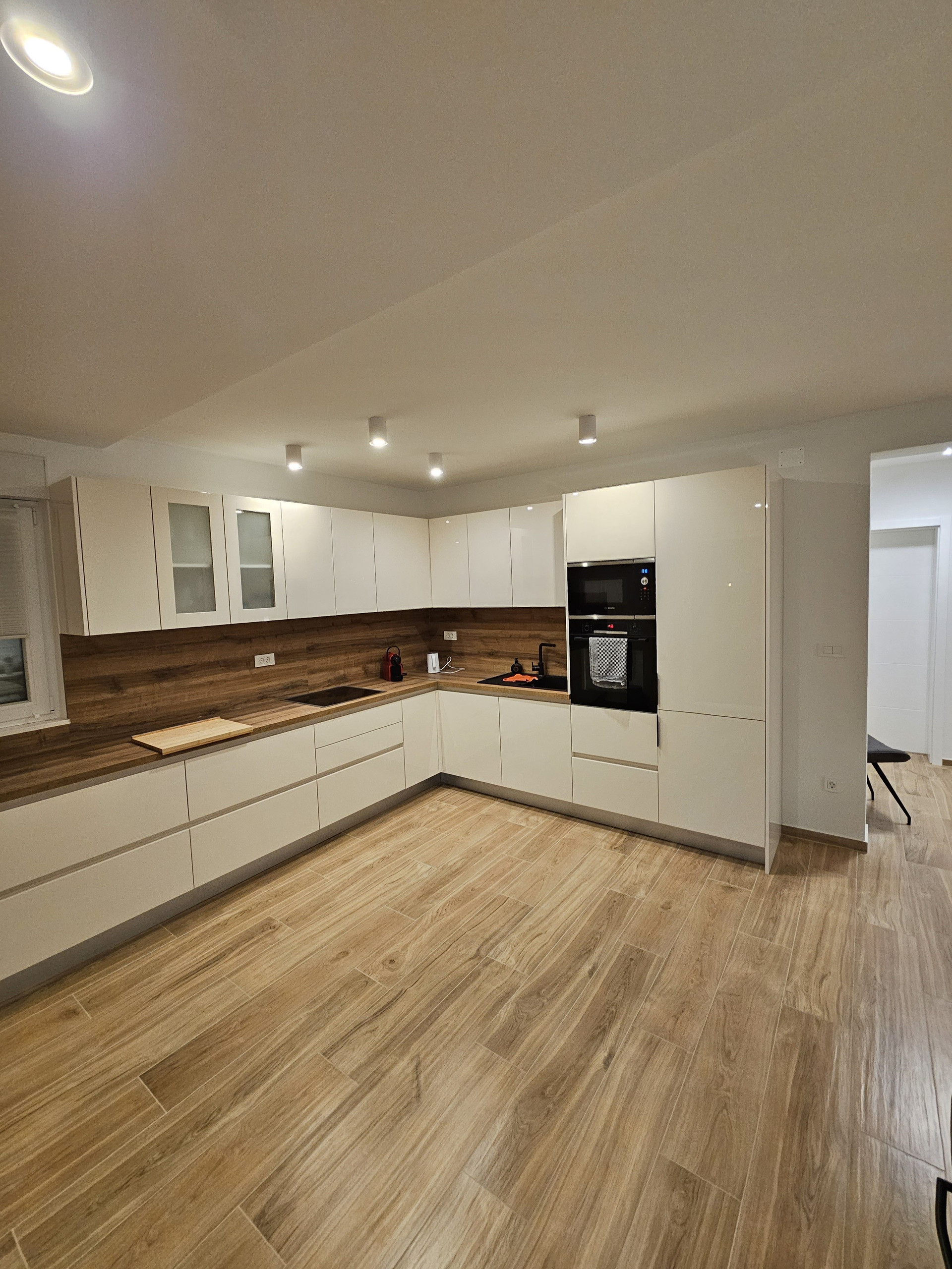 Modern white kitchen cabinets