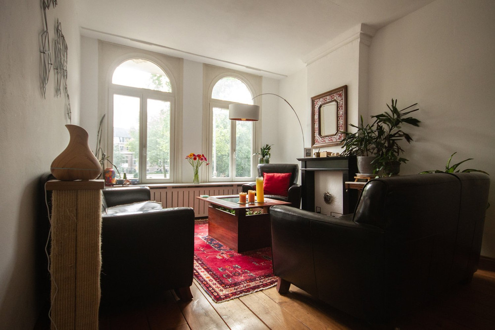 Charming Large 2 bedroom canal house preview