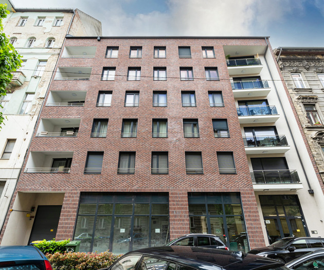 Stylish Apartment with Balcony, Garage & Cleaning