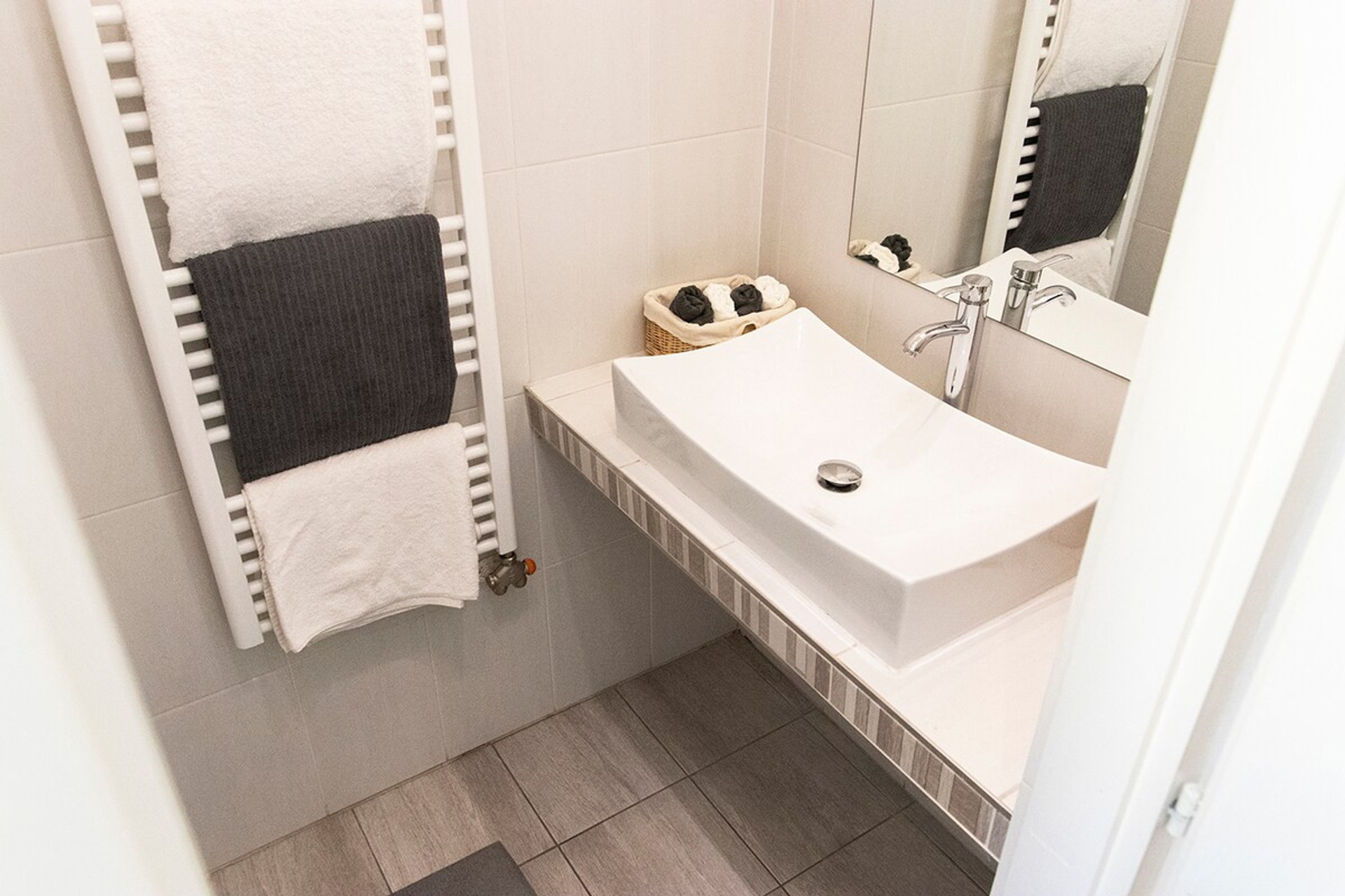 Full bathroom