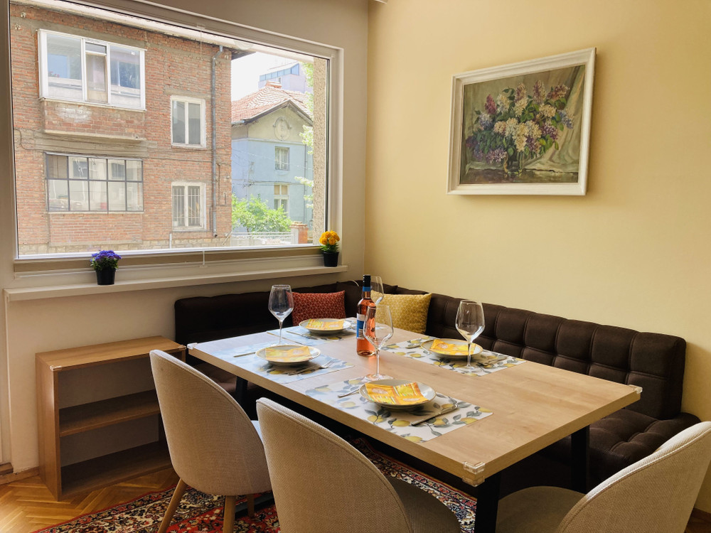 Central Vintage Apartment with Private Parking preview