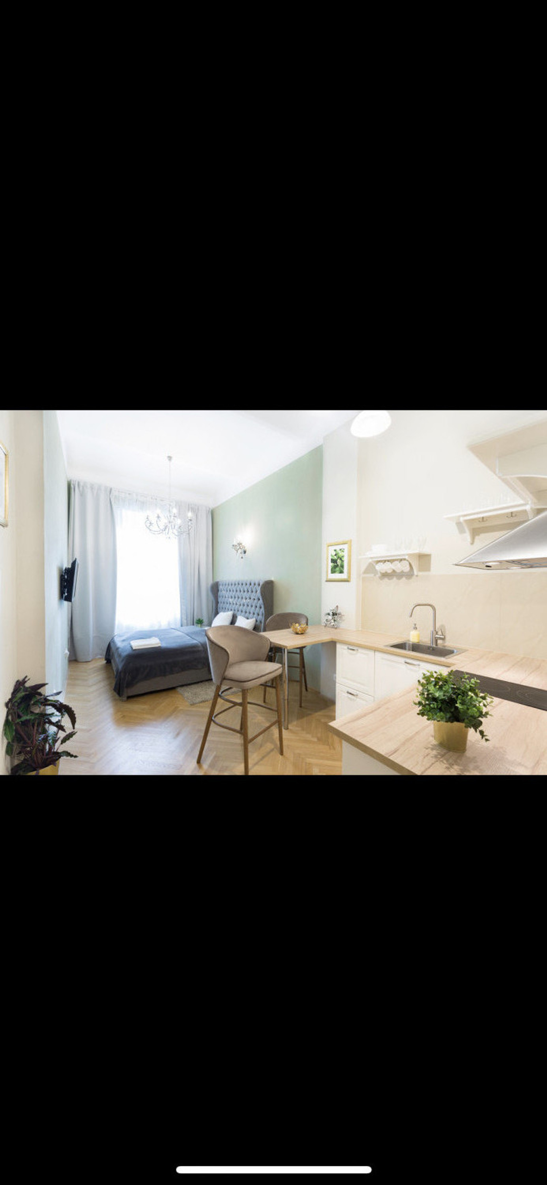 Studio layout bed and kitchen